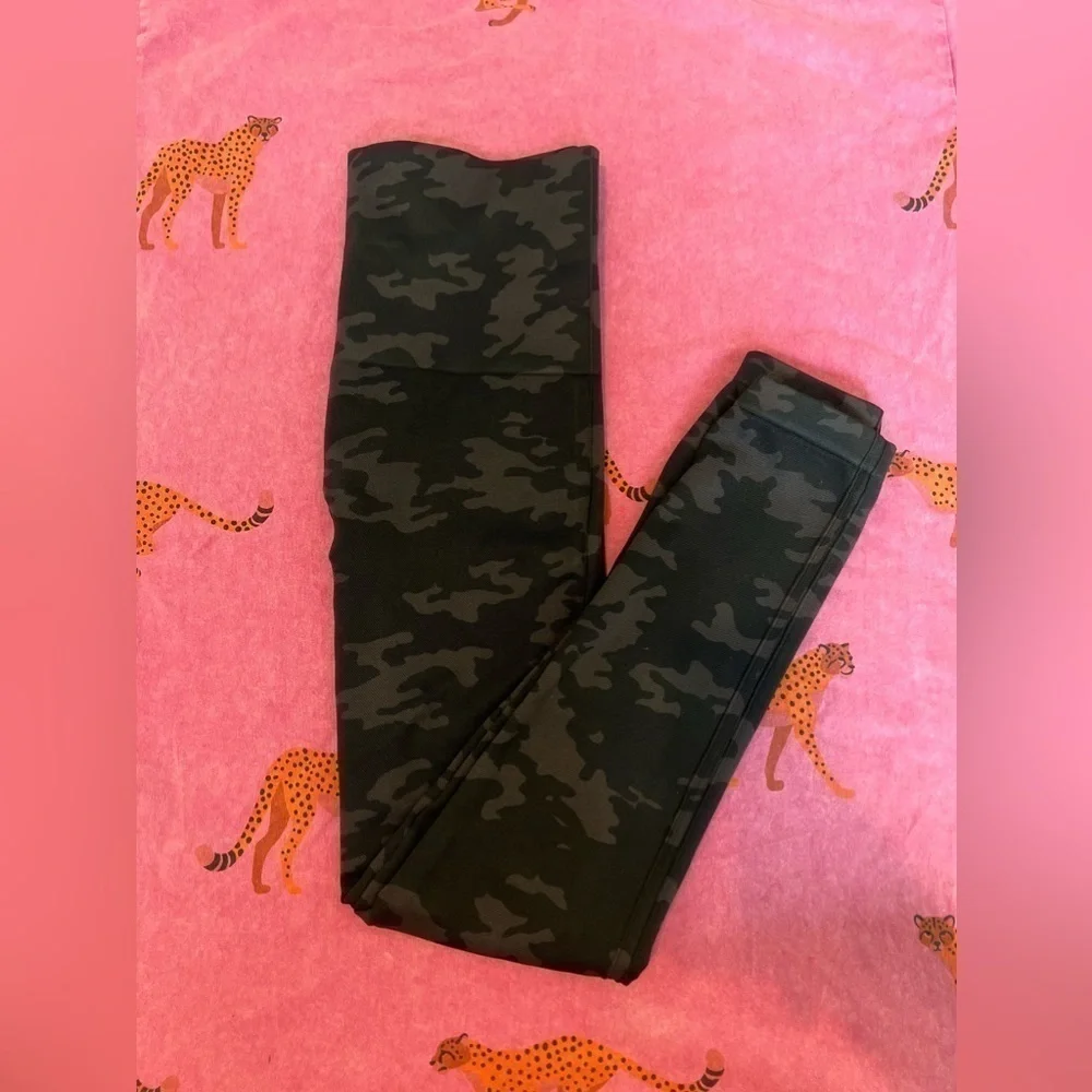 Spanx Camo seamless leggings size xl